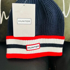 Hunter knitted beanie in Blue NWT ONE SIZE